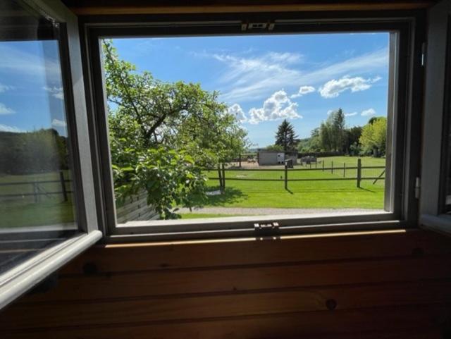 La Maison Du Bonheur Roulotte Guest House Saint-Ouen-sous-Bailly Екстериор снимка