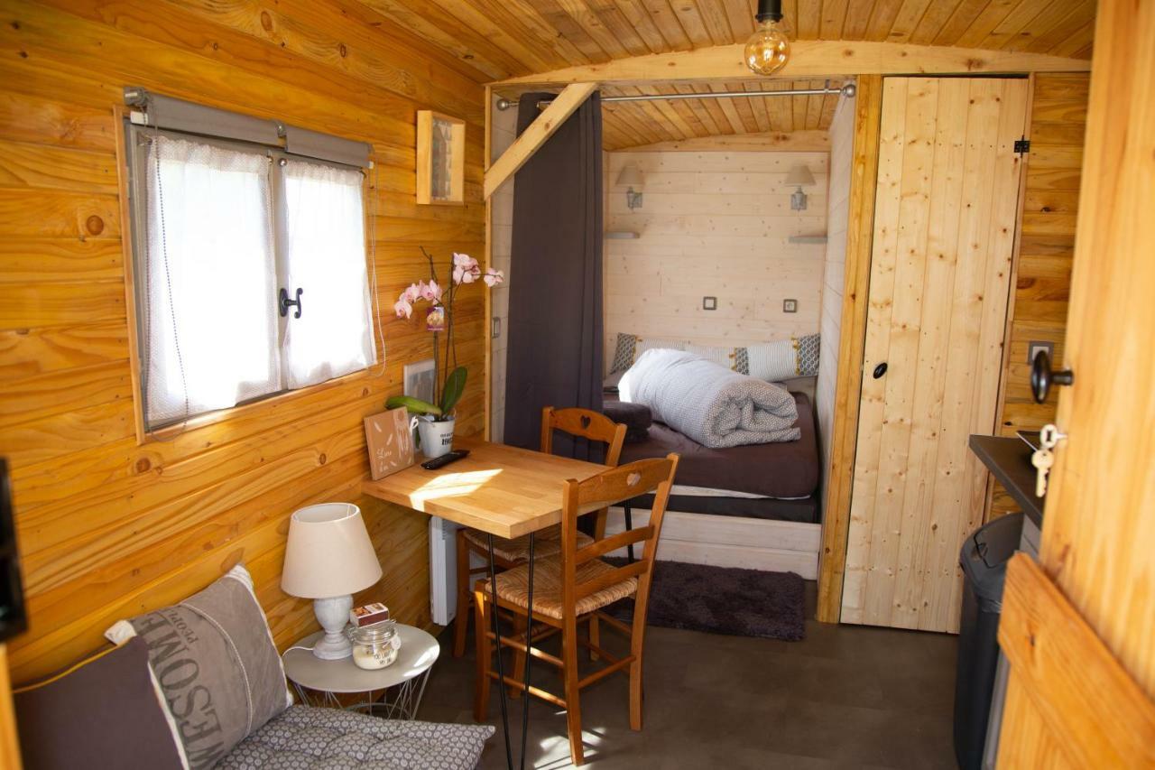 La Maison Du Bonheur Roulotte Guest House Saint-Ouen-sous-Bailly Екстериор снимка